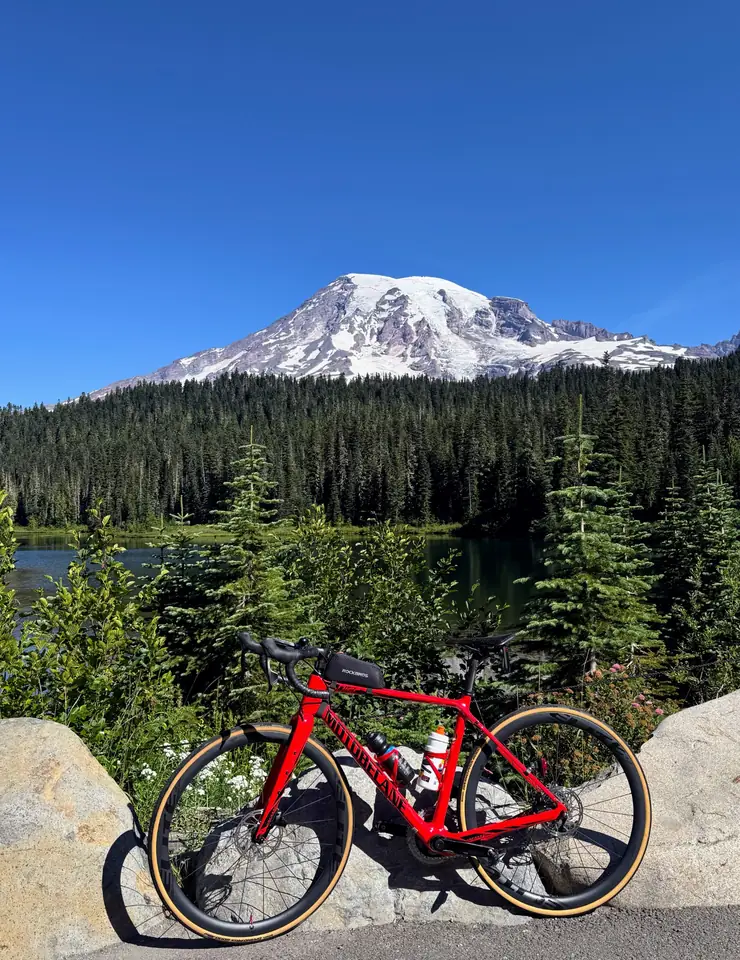 Road bike with Mount Rainier in the background